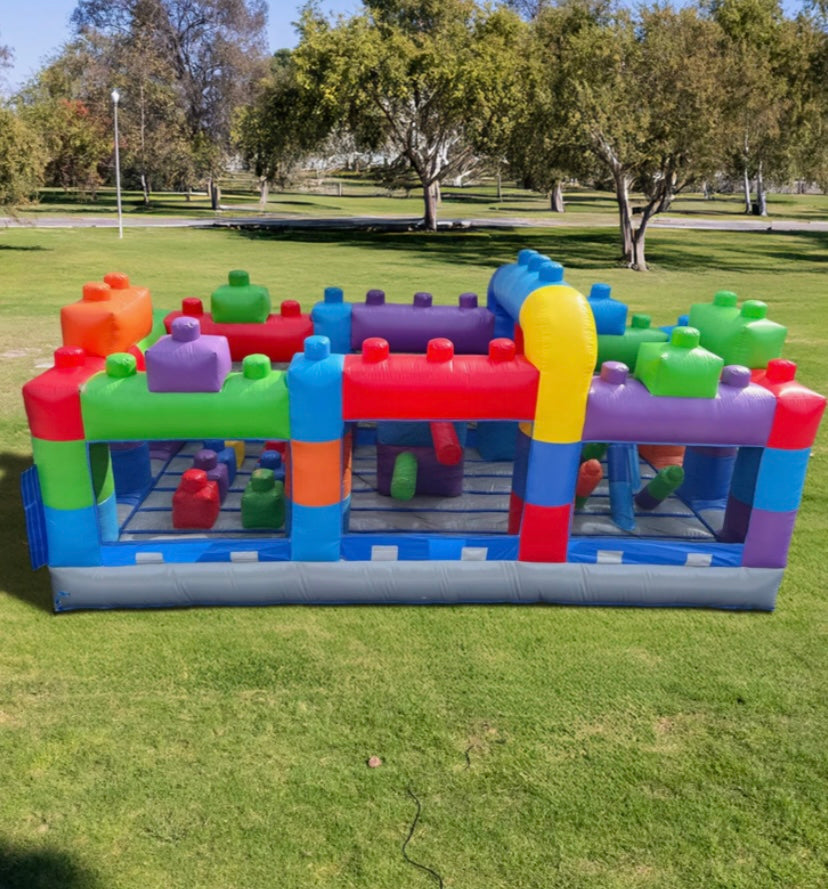 INFLATABLE OBSTACLE COURSE